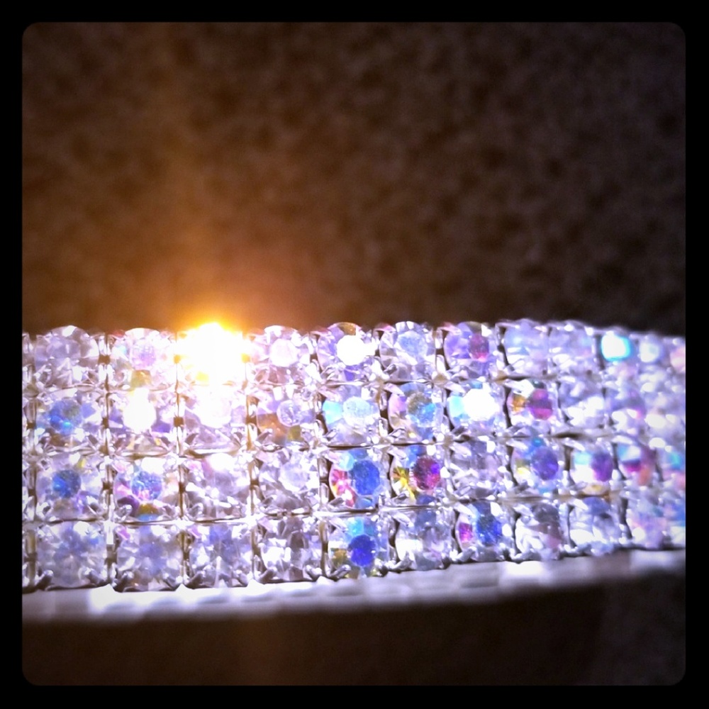 🔥A FEW LEFT COLOR CHANGING BRACELET WITH CRYSTAL